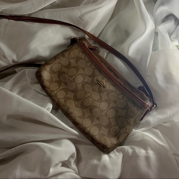Monogram coach crossbody - Picture 6 of 10